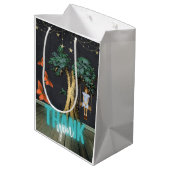 Whimsical Girl in Swing Surreal Danke Mittlere Geschenktüte (Rückseite Schrägansicht)