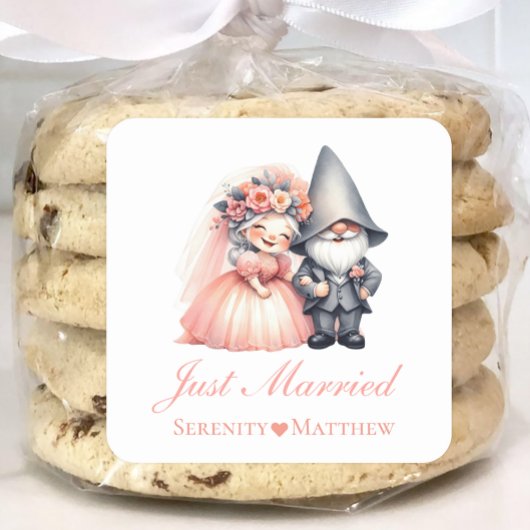 Whimsical Gnome Bride Groom Just Married Wedding Quadratischer Aufkleber