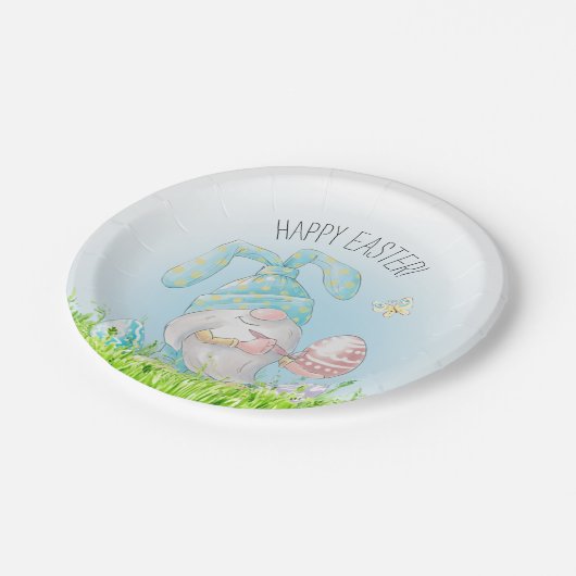 Whimsical Gnome Happy Oaster Pappteller (Schrägansicht)