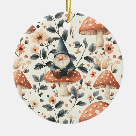 Whimsical Gnome & Mushroom Verzauberung Wald Keramik Ornament (Vorne)