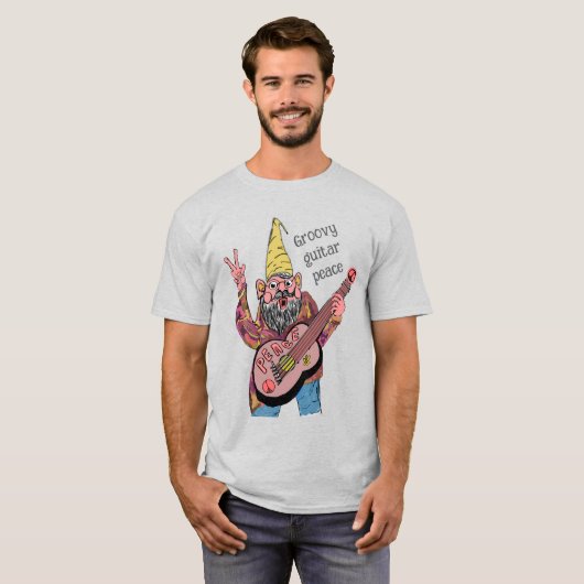 Whimsical Gnome with Peace Guitar, Groovy 60s Vibe T-Shirt (Vorne ganz)
