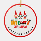 Whimsical Gnomes Playful Schriftartes Frohe Weihna Keramik Ornament (Vorne)