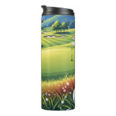 Whimsical Golfplatz Landschaft Illustration Thermosbecher (Nach rechts gedreht)