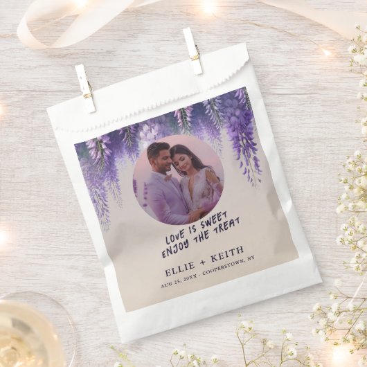 Whimsical Gradient Lila Blumenzwiebeln Foto Hochze Geschenktütchen (Ausgeschnitten)