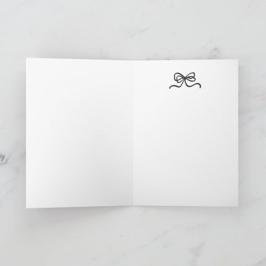 Whimsical Graduation Cap with Bow & Pearls Script Dankeskarte (Innenseite)