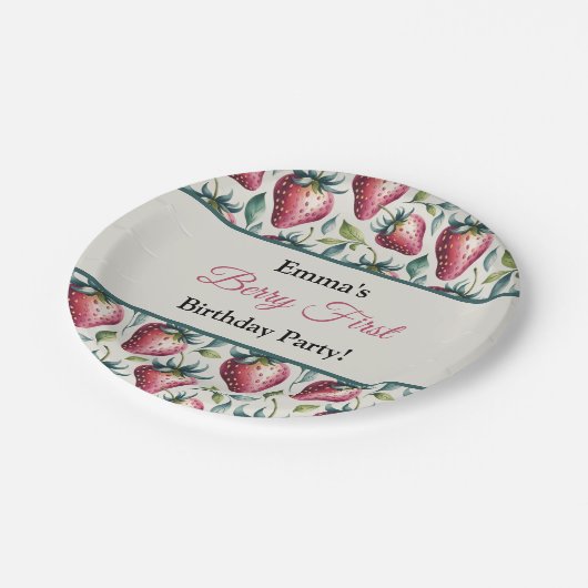 Whimsical Green Strawberry Geburtsname Pappteller (Schrägansicht)