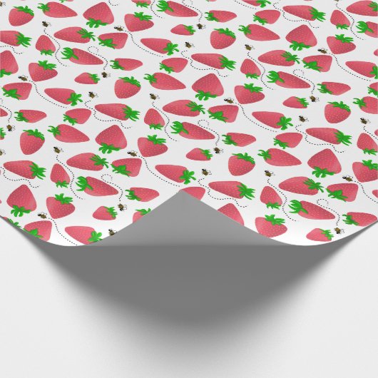 Whimsical Green Topped Strawberries Bees Geschenkpapier (Ecke)