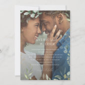 Whimsical Greenery und Gold Foto Frame Wedding Einladung (Vorderseite)