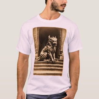 "Whimsical Guardian: Ein Manticore Gargoyle im 19. T-Shirt