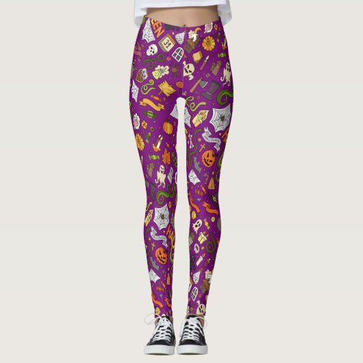 Whimsical Halloween Designs auf lila Leggings (Vorderseite)