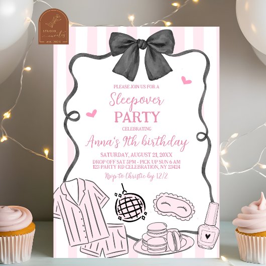 Whimsical handgezeichnete rosa Pyjamaparty Einladung