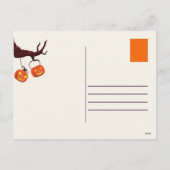 Whimsical Happy Halloween Raccoon Couple Feiertagspostkarte (Rückseite)