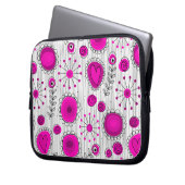 Whimsical Hot rosa, weiße Herzen und Blume, floral Laptopschutzhülle (Vorderseite Links)