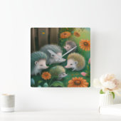Whimsical Igel Family Picnicken im Garten Quadratische Wanduhr (Zuhause)