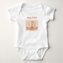 Whimsical Illustriert Giraffe in blauem Shirt