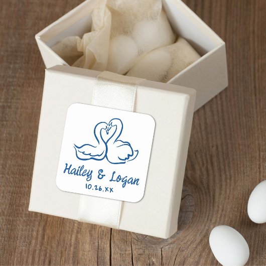 Whimsical Illustriert Swan Modern Fun Wedding Quadratischer Aufkleber