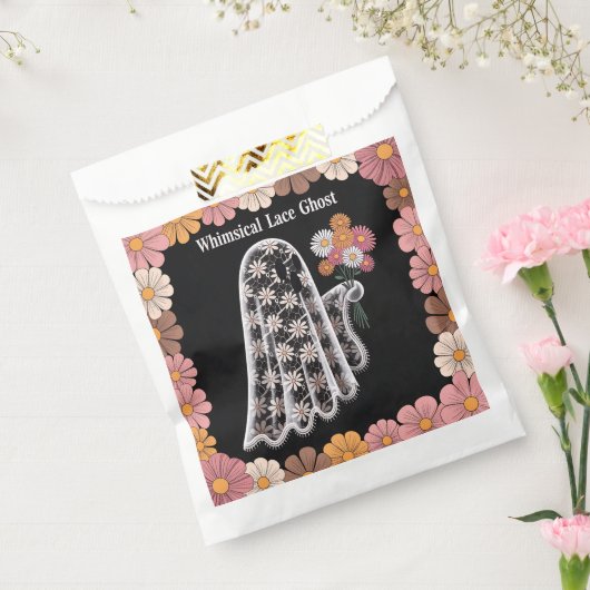 Whimsical Lace Ghost Illustration mit floral Geschenktütchen (Versiegelt)