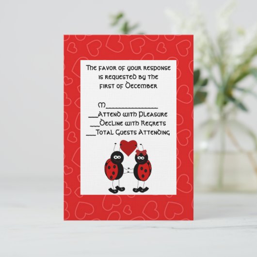 Whimsical Ladybug Wedding RSVP Card (Stehend Vorderseite)