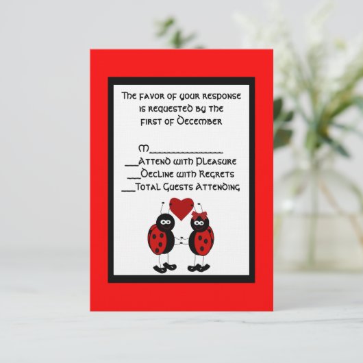 Whimsical Ladybug Wedding RSVP Card (Stehend Vorderseite)