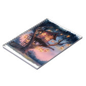 Whimsical Lantern Treehouse Twilight Art Notebook Notizblock (Linke Seite)