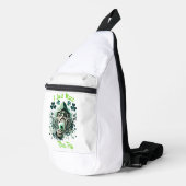 Whimsical Leprechaun Savoring a Brew Crossbody Bag (Rechte Ecke)