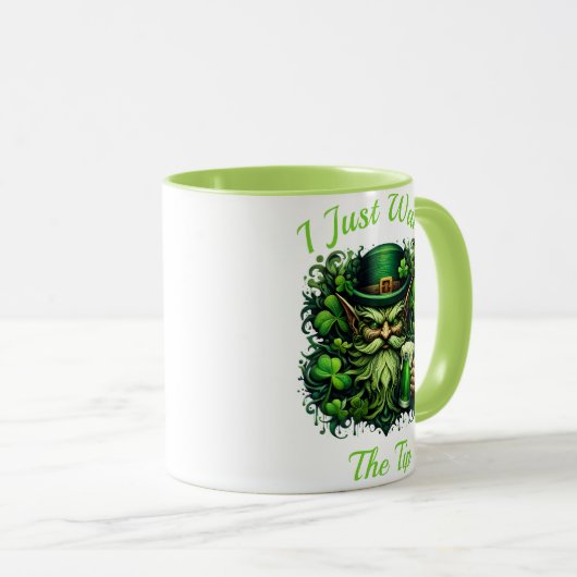 Whimsical Leprechaun trinkt ein Frothbier Tasse (VorderseiteRechts)