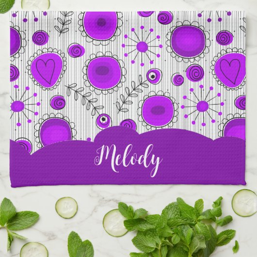 Whimsical lila Herz Blume Blumenname Geschirrtuch (Gefaltet)