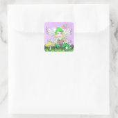 Whimsical Little Elf Fairy, Mushroom and Butterfly Quadratischer Aufkleber (Tasche)