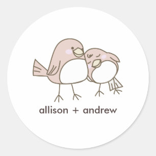 Whimsical Lovebirds Hochzeitsticker für Umschlag A Runder Aufkleber