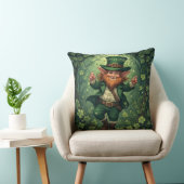 Whimsical Lucky-ish Leprechaun Lush Forest Nursery Kissen (Stuhl )