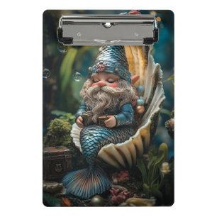 Whimsical Merman Gnome Figurine in Seashell - Unde Mini Klemmbrett