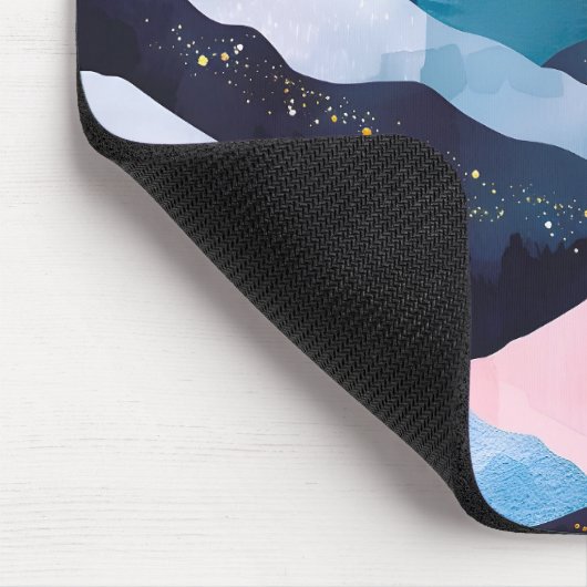 Whimsical Minimalistisch Gold Mountain Wasserfarbe Mousepad (Ecke)