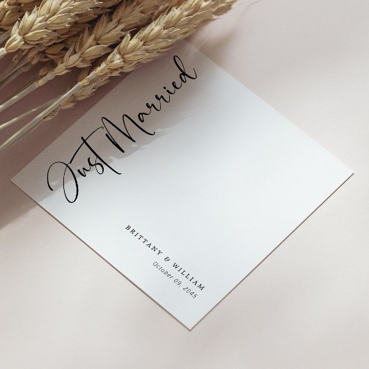 Whimsical Minimalistisch Script: Black & White Wed Serviette