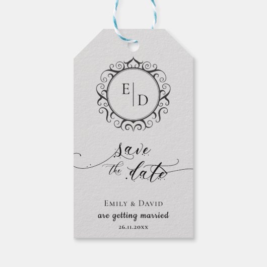 Whimsical Monogram Script Wedding Save the Date Geschenkanhänger (Rückseite)