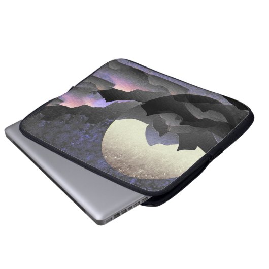 Whimsical Moon and Mountains Abstract Art Laptopschutzhülle (Vorne Knopf)