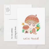 Whimsical Mushroom House Wir bewegten uns Ankündigungspostkarte (Vorne/Hinten)