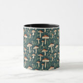 Whimsical Mushroom Pattern Forest Green Tasse (Zentrum)