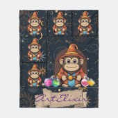 Whimsical Niedlich Kawaii Wizard Monkey Print Fleecedecke (Vorderseite)