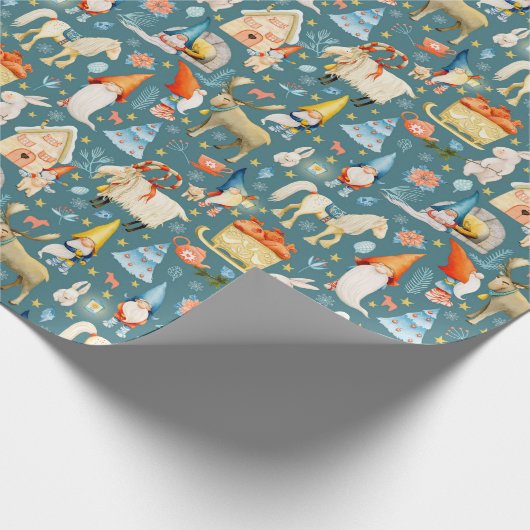 Whimsical Nordic Christmas Gnomes mit Tieren Geschenkpapier (Ecke)