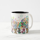 Whimsical Old Man: Butterfly Garden & Bubbles Zweifarbige Tasse (VorderseiteRechts)