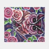 Whimsical Owl auf Blütenzweig Rosa Blau Fleecedecke (Vorderseite (Horizontal))