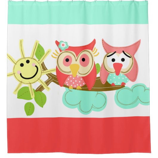 Whimsical Owls am Zweig mit Sonnenschein Duschvorhang (Vorderseite)