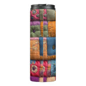 Whimsical Patchwork Quilt Pattern: farbiges Design Thermosbecher (Rückseite)