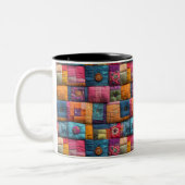 Whimsical Patchwork Quilt Pattern: farbiges Design Zweifarbige Tasse (Links)