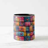 Whimsical Patchwork Quilt Pattern: farbiges Design Zweifarbige Tasse (Mittel)