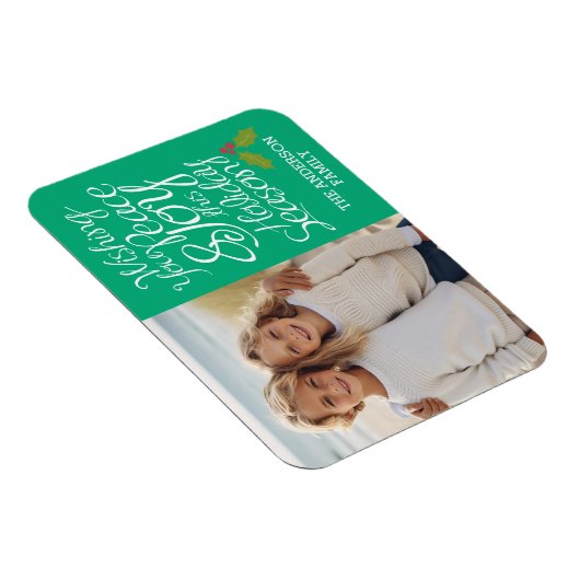 Whimsical Peace and Joy Holly Berry Holiday Foto Magnet (Rechte Seite)