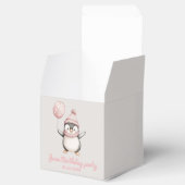 Whimsical Penguin Birthday | Vintag rosa Geschenkschachtel (Geöffnet)