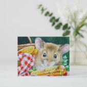 Whimsical Picnic Mouse Eating Cornflora Art Postkarte (Stehend Vorderseite)