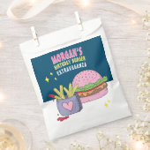 Whimsical Pink Burger and Fries Birthday Party Geschenktütchen (Ausgeschnitten)