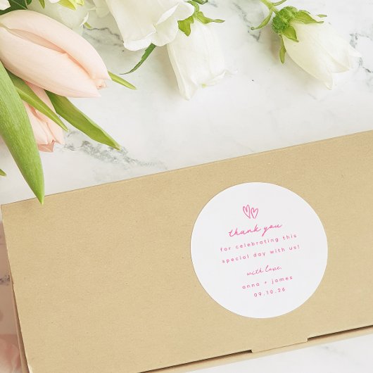 Whimsical Pink Doodle Heart Gastgeschenk Hochzeit Runder Aufkleber